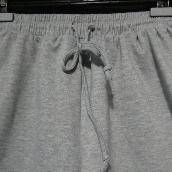 Grey Sweatshorts | 1 XL | 100% Polyester - Picture 4 of 14